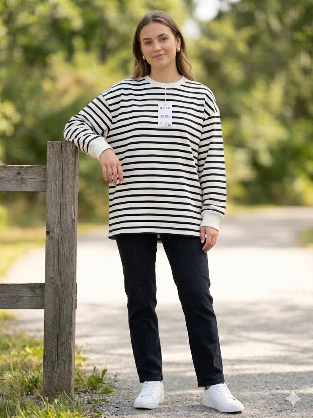 NA-KD Striped Crewneck Pullover - Black & Cream. Size S